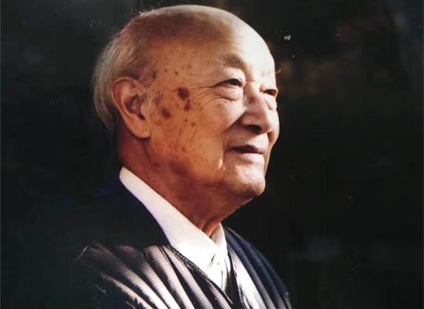 詩(shī)人屠岸逝世，享年94歲