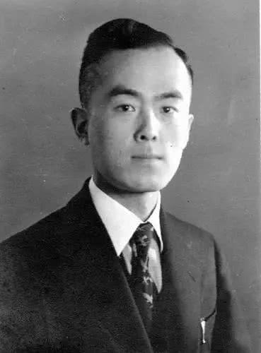 胡適,、徐志摩,、冰心的大學(xué)生涯怎么度過(guò)？