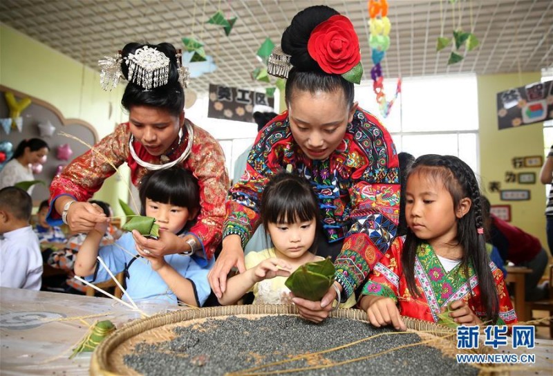 縫香囊、包粽子 各地居民品民俗迎端午