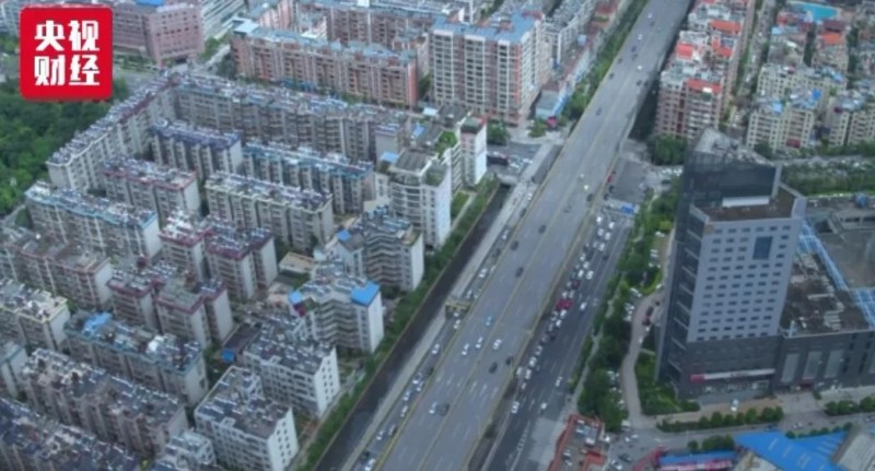 剛剛,！70城最新房價出爐，這座城市再次領(lǐng)漲,！還有熱點城市降了...