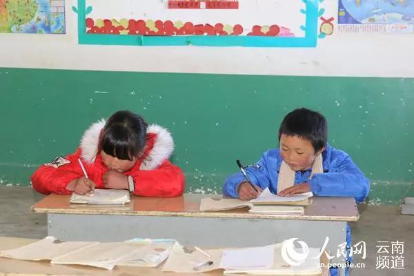 “冰花男孩”的一年:這個冬天不太冷!