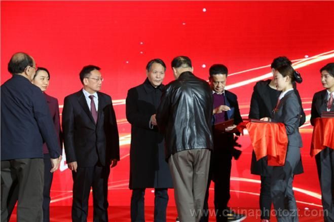 全國“2018最美奮斗者”揭曉，汝瓷大師李廷懷上榜