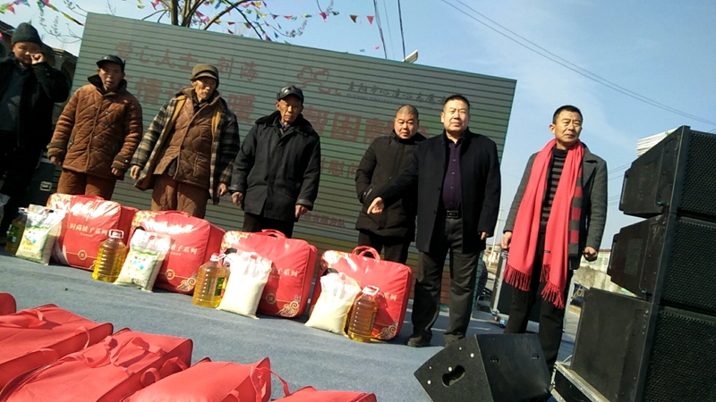 真情送溫暖 幫困獻(xiàn)愛(ài)心-幸福皖江志愿行《衣舊情深》之四