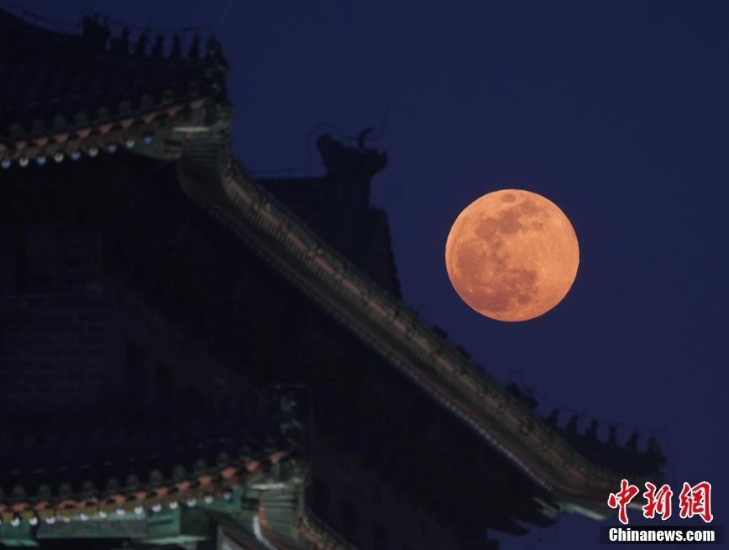 快來看,！元宵夜喜提今年最大最圓月
