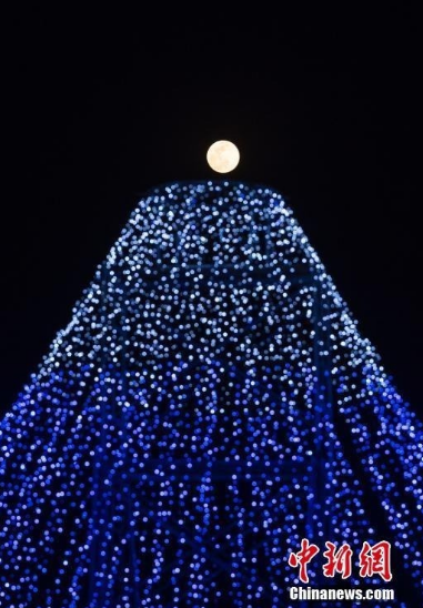 快來看,！元宵夜喜提今年最大最圓月
