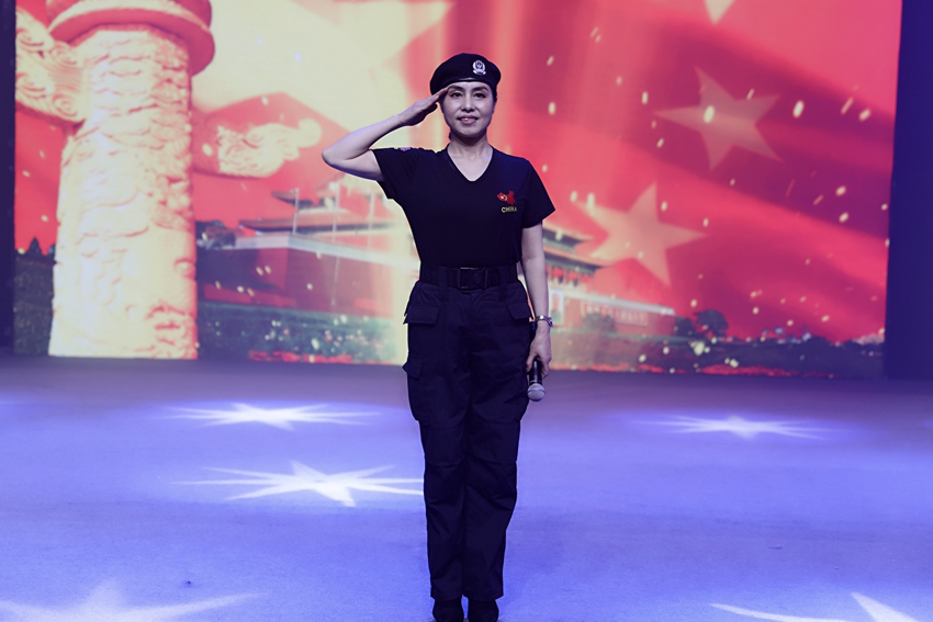 “明星大舞臺，歌唱新時代,，踐行中國夢”群星匯演亮相中央電視臺星光影視園