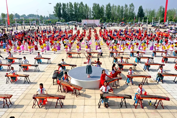 傳承屈原文化，弘揚(yáng)家國(guó)情懷--中國(guó)屈原文化傳承基地授牌儀式在河南魯山舉行