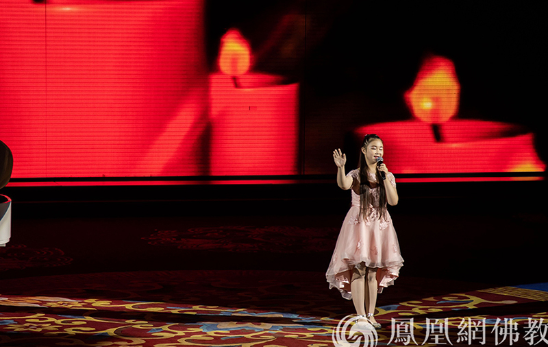 臺(tái)灣明海法師佛曲音樂(lè)會(huì) 千人會(huì)場(chǎng)座無(wú)虛席