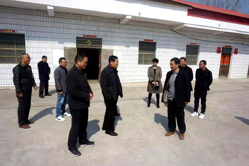 精準(zhǔn)扶貧多舉措，“愛(ài)心超市”來(lái)供貨- 記霍邱縣白蓮鄉(xiāng)西河村“愛(ài)心扶貧超市”啟動(dòng)紀(jì)實(shí)