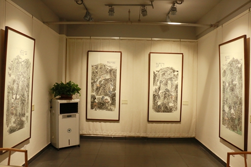 助力冬奧：河北省美術(shù)家協(xié)會(huì)主席團(tuán)中國(guó)畫(huà)名家邀請(qǐng)展開(kāi)幕