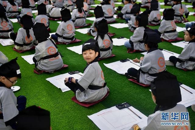 開(kāi)學(xué)第一天 多彩第一課