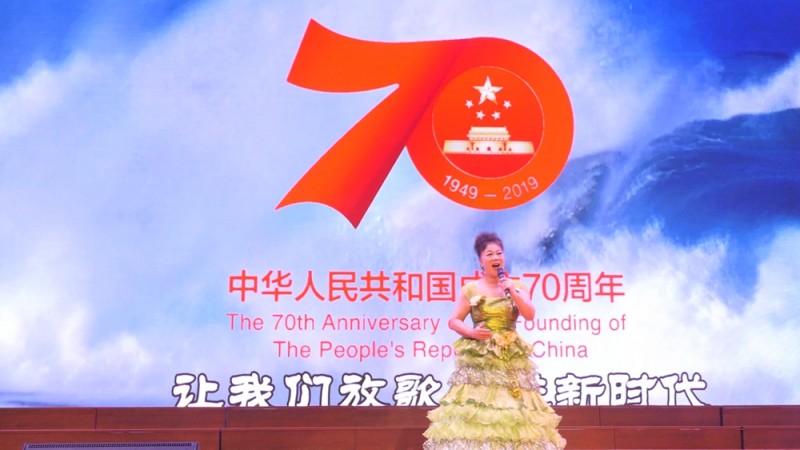 秦克新原創(chuàng)新歌演唱會《祖國萬歲》在淄博舉行