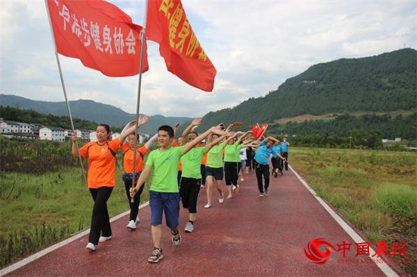 傾情公益 “四川好人”鄒威權(quán)用心譜寫(xiě)“奉獻(xiàn)之歌”
