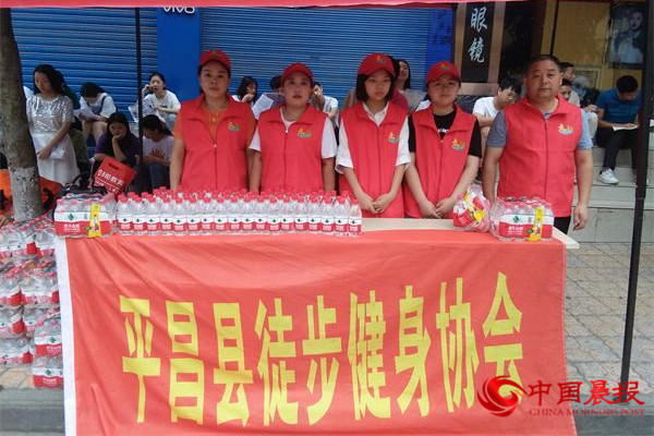 傾情公益 “四川好人”鄒威權(quán)用心譜寫(xiě)“奉獻(xiàn)之歌”