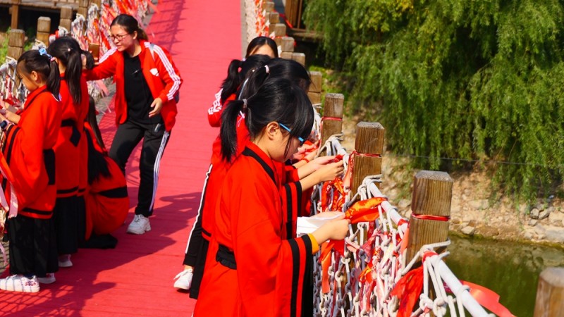  中聯(lián)潤智騏航教育組織潤騏國學(xué)研修體驗(yàn)營,，獻(xiàn)禮祖國70華誕