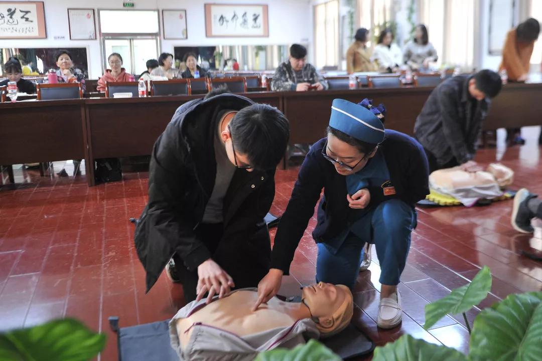 36位新人集體領(lǐng)證！我們是鄭州急救志愿者
