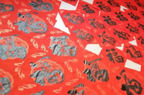 山東聊城市直書(shū)畫(huà)家協(xié)會(huì)在萬(wàn)恒眼科聯(lián)合舉辦“新春送祝?!被顒?dòng)