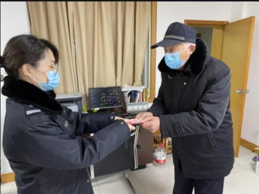 涓涓細流 匯成大?！獜V大黨員踴躍捐款抗擊疫情