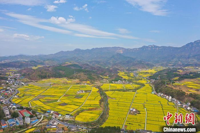 限流,、AR測溫……為了五一假期 各地景區(qū)拼了