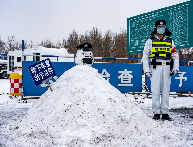 風(fēng)雪中的堅守——眾志成城 抗擊肺炎書畫攝影展作品選登