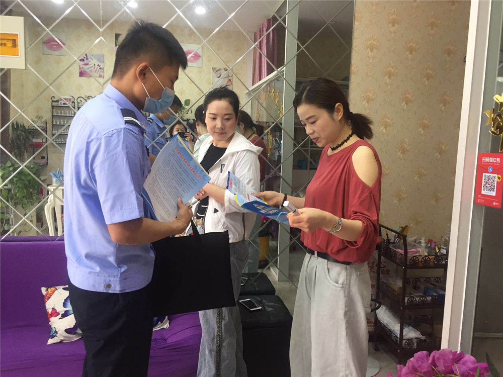 五一我在崗丨致敬,！向每一位在勞動(dòng)節(jié)堅(jiān)守崗位的人民警察