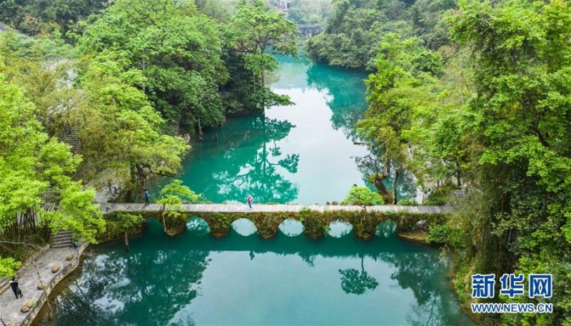鏡頭帶你走進貴州荔波小七孔 青山秀水春光美