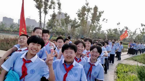 “釋放壓力 行走青春”安陽(yáng)市飛翔學(xué)校遠(yuǎn)足活動(dòng)紀(jì)實(shí)
