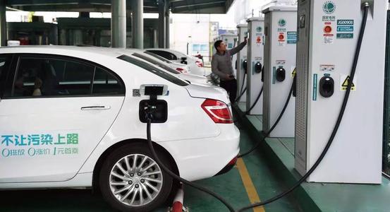 實(shí)地探訪新能源汽車(chē)換電站：換電模式風(fēng)口來(lái)臨 政策持續(xù)“力挺”