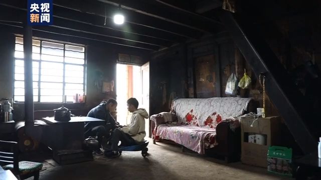 僅手指能動(dòng)！18歲山村病殘青年如何逆襲成電競(jìng)主播,？
