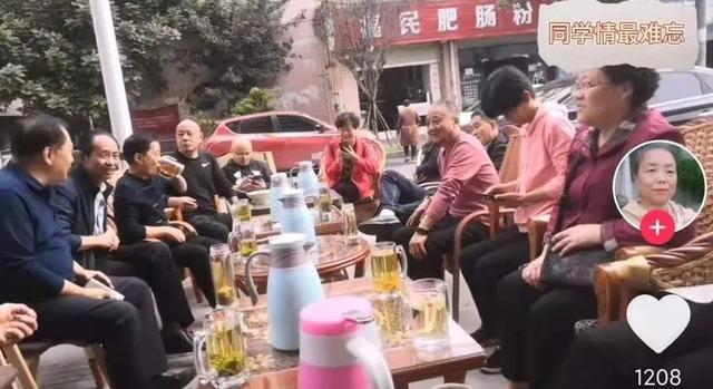 56歲阿姨“私奔”火爆全網：她的叛逆里,，藏著7億女性的傷