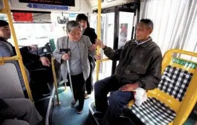 退休證“紅,、綠,、藍(lán)”三種顏色,有什么區(qū)別,?哪種顏色養(yǎng)老金更高