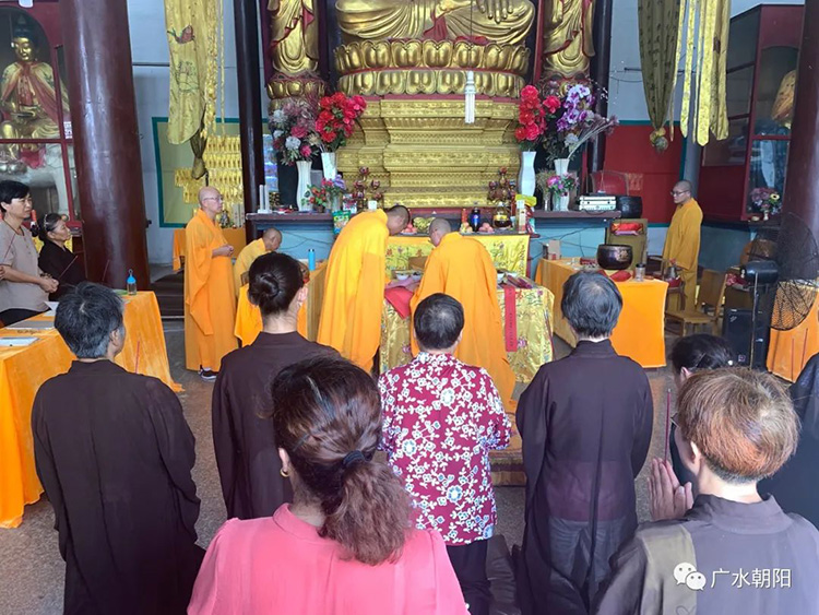 “一窮二白”的年輕僧人,，讓600年古廟“活”了過來