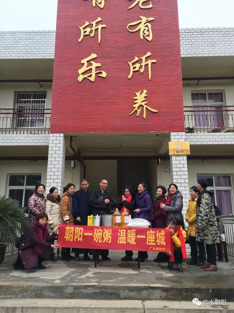 “一窮二白”的年輕僧人,，讓600年古廟“活”了過來