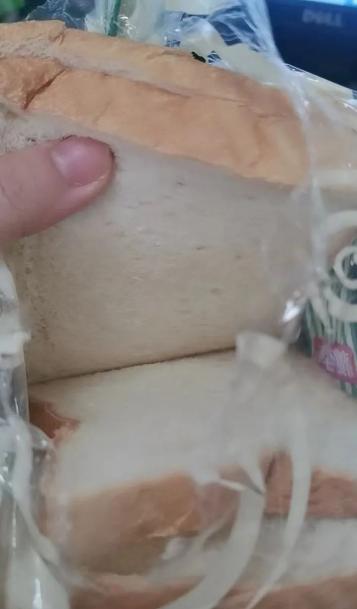 “凍齡”面包！過期半年沒有霉變,、腐壞,，這品牌很多人吃過！生產(chǎn)商：防腐劑符合標準