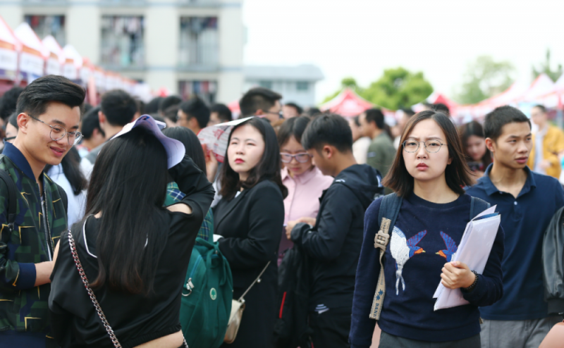 實習崗位明碼標價,？ 警惕“付費實習”灰色產(chǎn)業(yè)鏈