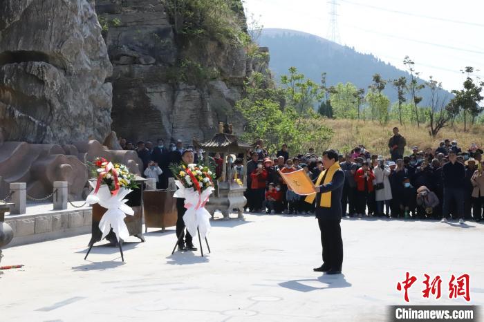 4月14日，在孟子故里山東鄒城,，社會各界人士祭祀,、紀(jì)念伏羲,、女媧,。 陳靜攝