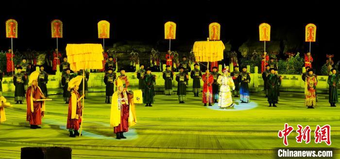 中國(guó)首部皇家大型實(shí)景演出《康熙大典》恢弘復(fù)演