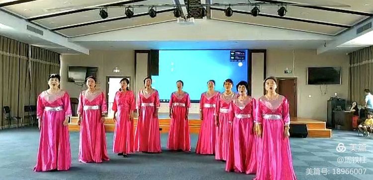 永遠(yuǎn)跟黨走 三河市老年大學(xué)燕郊校區(qū)舉辦匯報(bào)演出