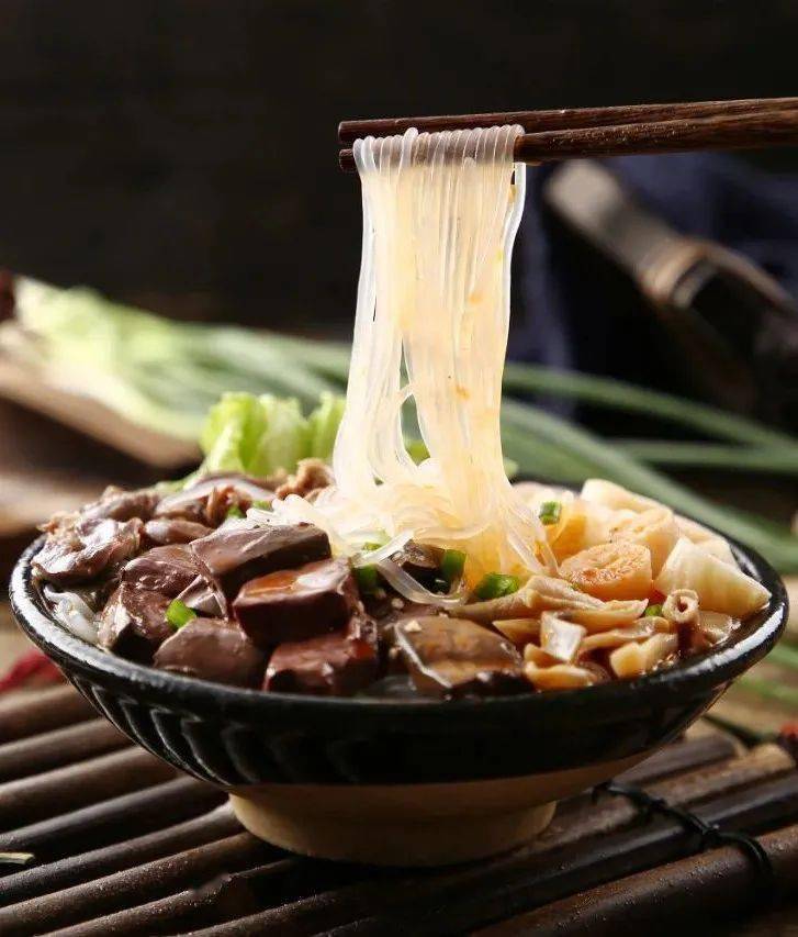 標(biāo)準(zhǔn)出爐瞅準(zhǔn)申遺,！鴨血粉絲湯能超越螺螄粉嗎,？