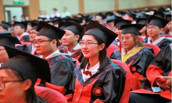  碩士生群體特征——超七成是家庭第一代大學生