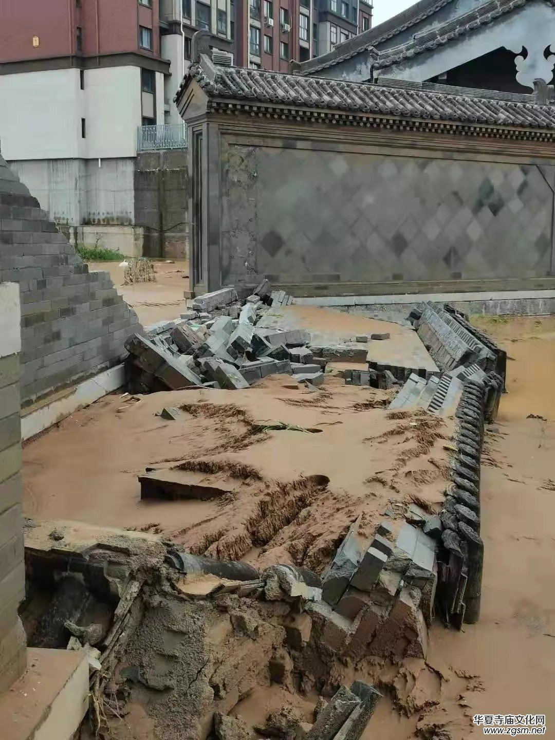 暴雨下的滎陽洞林寺受災(zāi)實(shí)況,，千年古剎災(zāi)后修建迫在眉睫