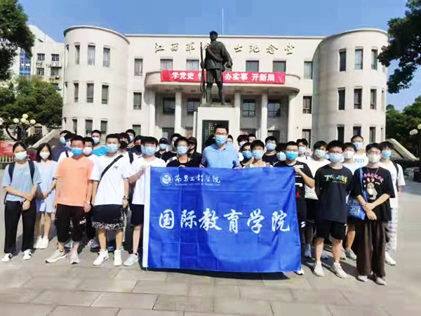 三風(fēng)榜樣范圣高進(jìn)校園愛國教育宣傳活動