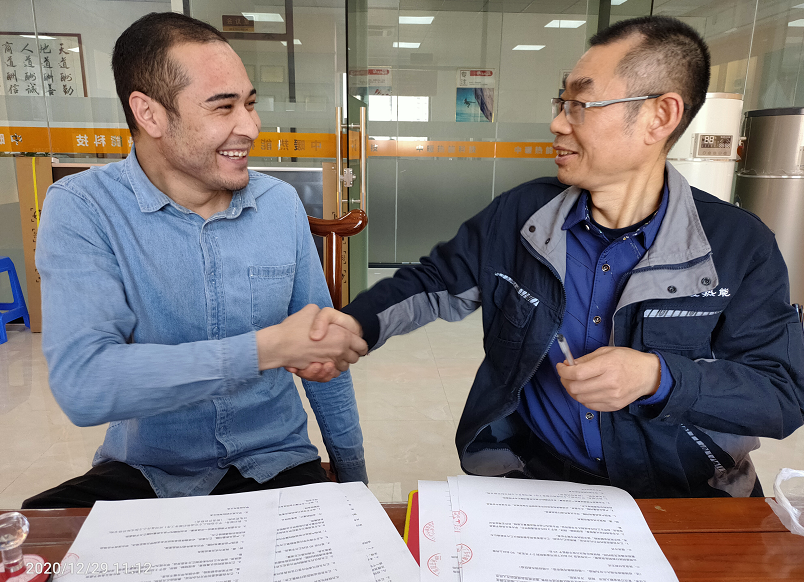 登榜央視主持人點贊,，“中暖火龍果”電采暖演繹國潮新風(fēng)尚