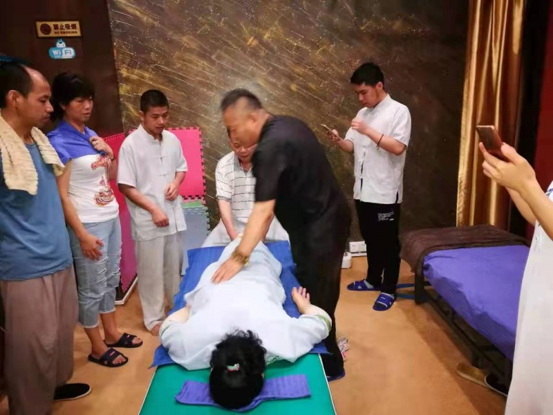 悲智雙運 醫(yī)術(shù)精湛,，中醫(yī)傳人——杜愛民