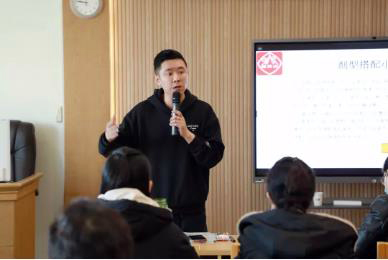 白云山藥業(yè)精尖產(chǎn)品為季群兒推百年技術(shù)錦上添花,！