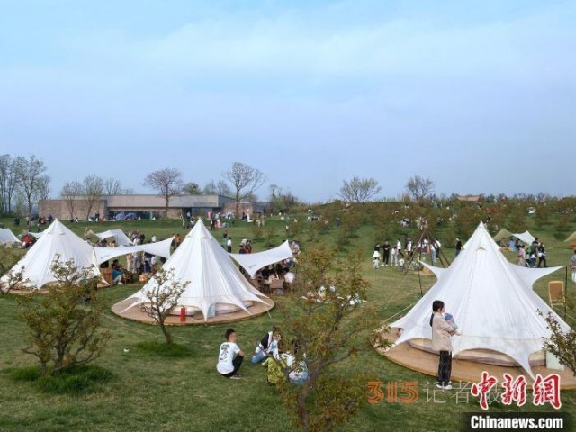 “五一”,，北京民宿一房難求,，麗江一客難求