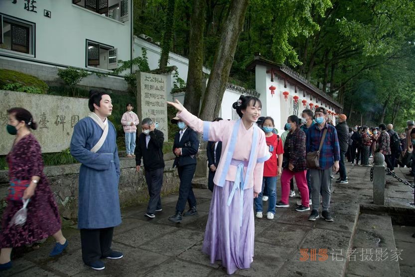 游客亦是“畫中人” 浙江嚴(yán)子陵釣臺開啟沉浸式旅游體驗