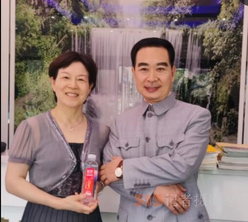 仙寓山泉（龍,、壽、佛）硒礦泉水省代簽約在仙寓山舉行