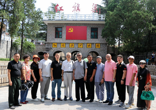 慶祝八一建軍節(jié)書畫筆會(huì)暨公益活動(dòng)在林州舉行