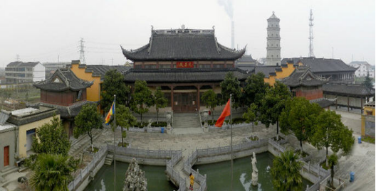 江蘇常州萬(wàn)佛禪寺隨學(xué)大和尚,，愛(ài)國(guó)愛(ài)教,、踐行人間佛教思想
